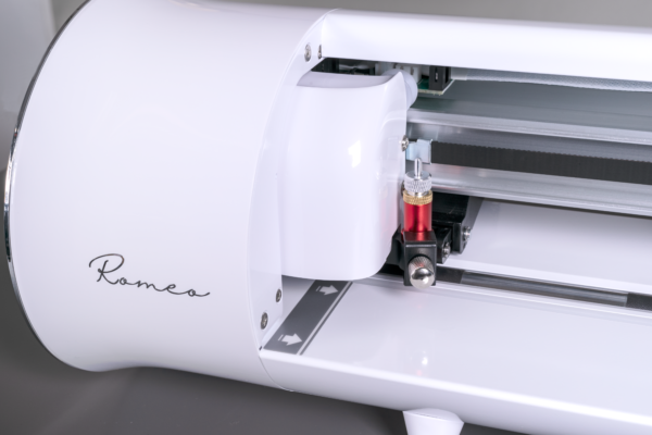 Siser® Romeo™ 24" High-Definition Cutter with Roll Holder - Image 5